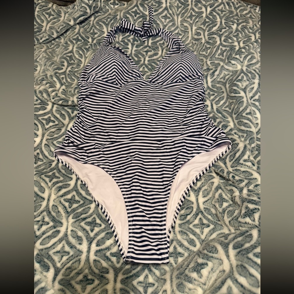 CUPSHE Women's One Piece Swimsuit